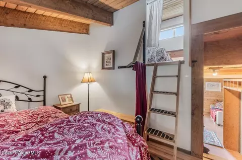 Bedroom - 226 Mogul Hill Rd Building 3 Rd #1, Sandpoint, ID 83864 photo 3 of 4