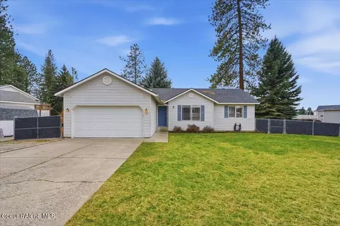 798 E Loch Maree Dr, Hayden, ID 83835
