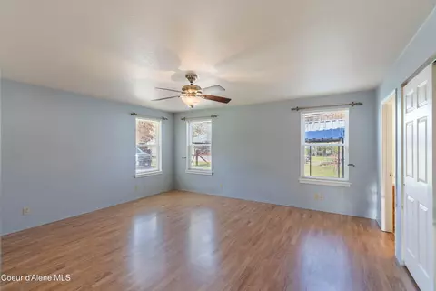 Living - 316 W 6th Ave, Clark Fork, ID 83811 photo 6 of 6