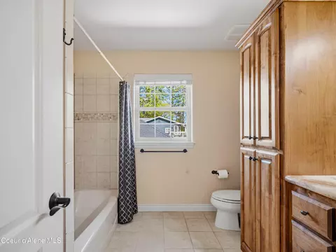 Bath - 4231 E Burchell Dr, Hayden, ID 83835 photo 10 of 10