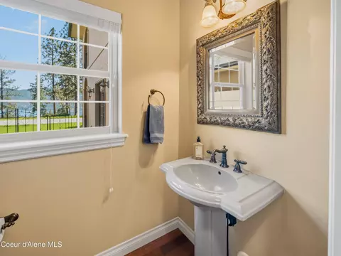 Bath - 4231 E Burchell Dr, Hayden, ID 83835 photo 2 of 10