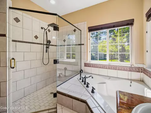 Bath - 4231 E Burchell Dr, Hayden, ID 83835 photo 5 of 10