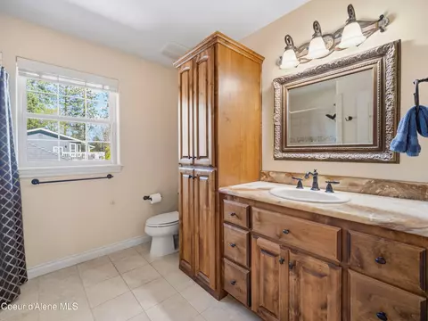 Bath - 4231 E Burchell Dr, Hayden, ID 83835 photo 9 of 10