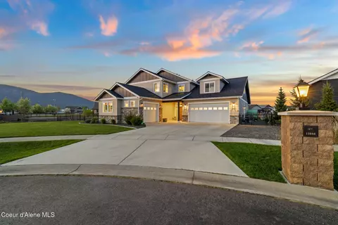 13806 N Treasure Island Ct, Rathdrum, ID 83858
