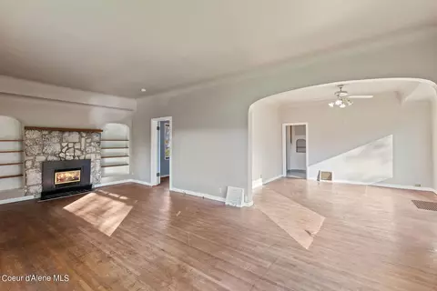 Living - 121 Kellogg Ave, Kellogg, ID 83837 photo 1 of 4