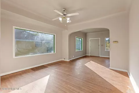 Living - 121 Kellogg Ave, Kellogg, ID 83837 photo 3 of 4