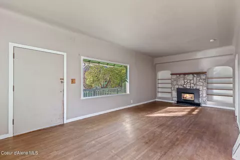 Living - 121 Kellogg Ave, Kellogg, ID 83837 photo 2 of 4