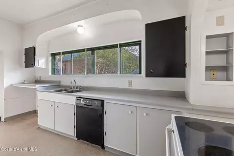 Kitchen - 121 Kellogg Ave, Kellogg, ID 83837 photo 1 of 2