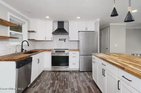 Kitchen - 1879 E Prairieview Dr, Post Falls, ID 83854 photo 3 of 5