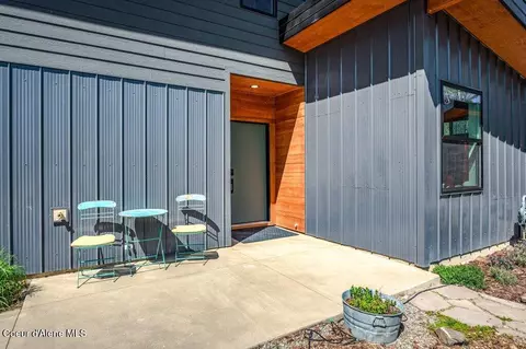 Exterior - 10130 W Pine St, Sandpoint, ID 83864 photo 5 of 11