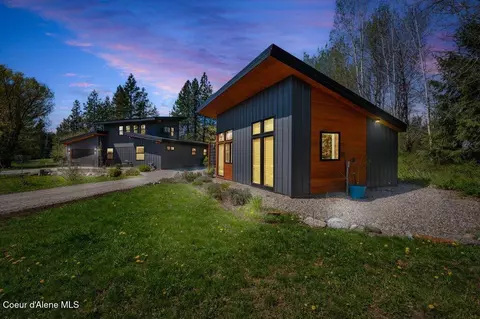 Exterior - 10130 W Pine St, Sandpoint, ID 83864 photo 2 of 11