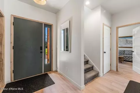 Entry Way - 10130 W Pine St, Sandpoint, ID 83864 photo 1 of 3