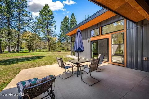 Exterior - 10130 W Pine St, Sandpoint, ID 83864 photo 7 of 11