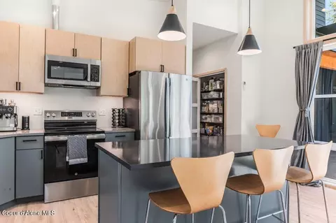 Kitchen - 10130 W Pine St, Sandpoint, ID 83864 photo 3 of 5