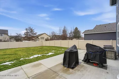 Exterior - 1074 E Allenby Ave, Post Falls, ID 83854 photo 5 of 9