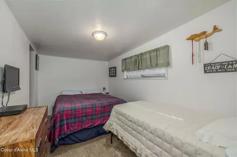 Bedroom - 3671 E Bridgeview Dr, Harrison, ID 83833 photo 3 of 4