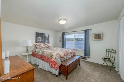 Bedroom - 3671 E Bridgeview Dr, Harrison, ID 83833 photo 1 of 4
