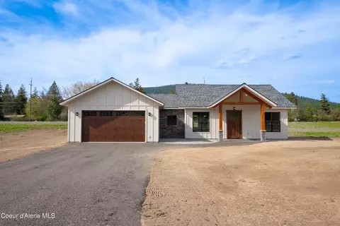 167 Airstrip Rd, Moyie Springs, ID 83845
