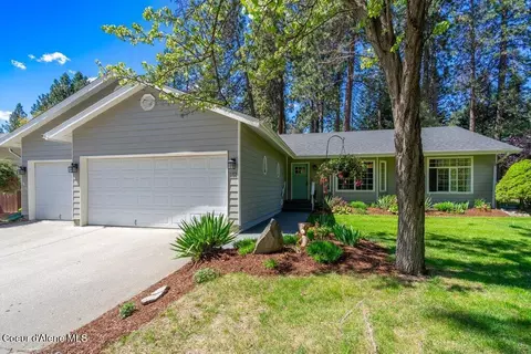 602 S Riverside Harbor Dr, Post Falls, ID 83854