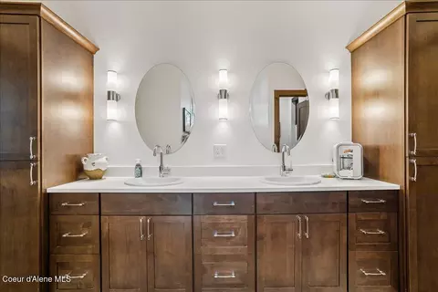 Bath - 207 Madera Dr, Sandpoint, ID 83864 photo 4 of 10