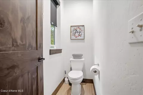 Bath - 207 Madera Dr, Sandpoint, ID 83864 photo 9 of 10