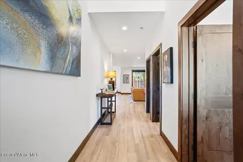 Entry Way - 207 Madera Dr, Sandpoint, ID 83864 photo 2 of 5