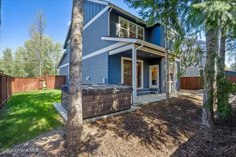 Exterior - 207 Madera Dr, Sandpoint, ID 83864 photo 4 of 10