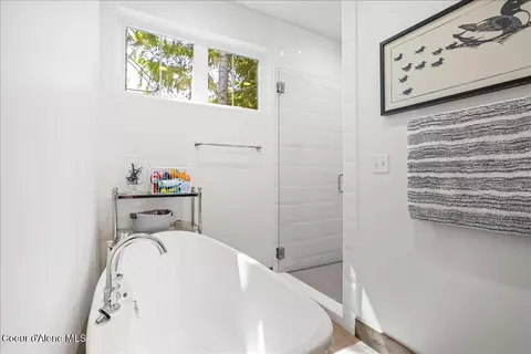 Bath - 207 Madera Dr, Sandpoint, ID 83864 photo 8 of 10