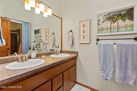 Bath - 5999 E Roger Dr, Post Falls, ID 83854 photo 4 of 5