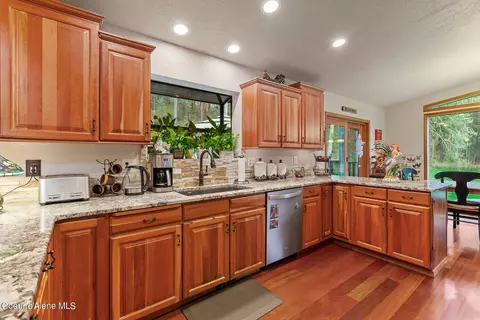 Kitchen - 5999 E Roger Dr, Post Falls, ID 83854 photo 1 of 3