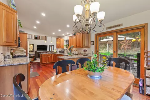 Dining - 5999 E Roger Dr, Post Falls, ID 83854 photo 1 of 2