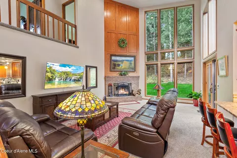 Living - 5999 E Roger Dr, Post Falls, ID 83854 photo 1 of 2