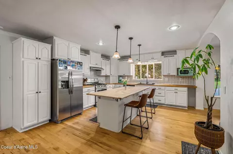 Kitchen - 883 Mountain View Rd, Clark Fork, ID 83811 photo 2 of 3