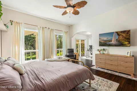 Bedroom - 883 Mountain View Rd, Clark Fork, ID 83811 photo 3 of 7