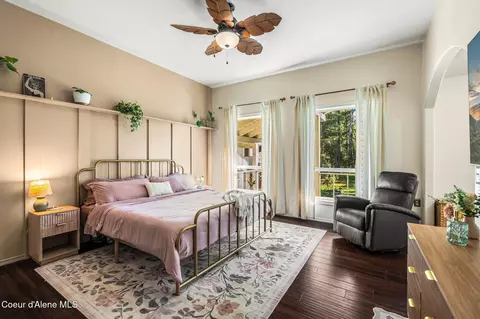Bedroom - 883 Mountain View Rd, Clark Fork, ID 83811 photo 1 of 7