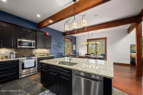 Kitchen - 645 Eagle Crest Dr, Sagle, ID 83860 photo 4 of 5