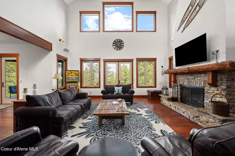 Living - 645 Eagle Crest Dr, Sagle, ID 83860 photo 2 of 8