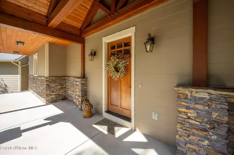 Exterior - 645 Eagle Crest Dr, Sagle, ID 83860 photo 8 of 27