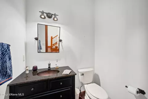 Bath - 645 Eagle Crest Dr, Sagle, ID 83860 photo 1 of 8