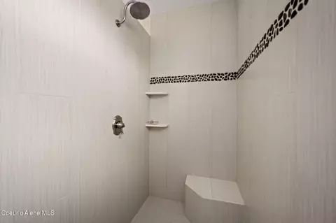 Bath - 645 Eagle Crest Dr, Sagle, ID 83860 photo 6 of 8
