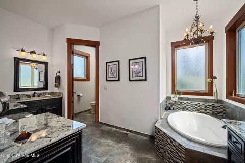 Bath - 645 Eagle Crest Dr, Sagle, ID 83860 photo 2 of 8