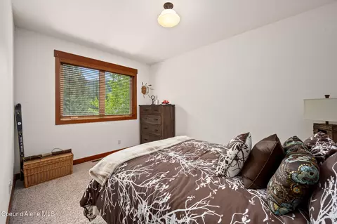 Bedroom - 645 Eagle Crest Dr, Sagle, ID 83860 photo 3 of 5