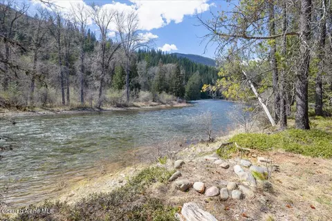 3 Moyie River Road, Bonners Ferry, ID 83805
