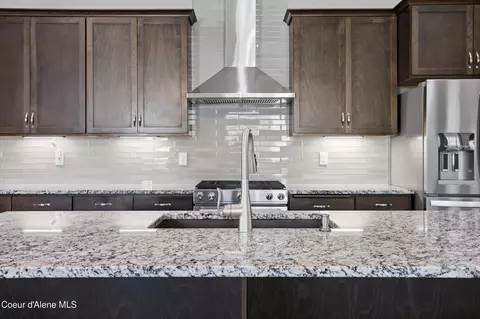 Kitchen - 1880 W Alsea Loop, Post Falls, ID 83854 photo 2 of 3