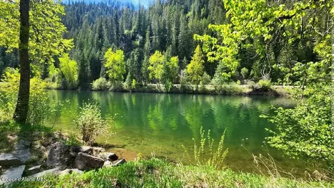 248 Cedar Grove Ln, Saint Maries, ID 83861