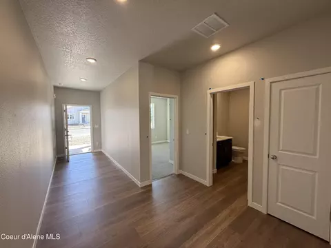 Entry Way - 5339 E Aquila Ave, Post Falls, ID 83854 photo 3 of 4