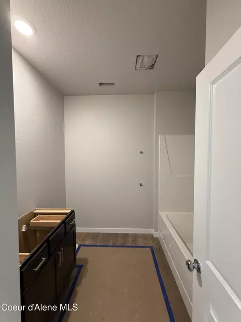 Bath - 5339 E Aquila Ave, Post Falls, ID 83854 photo 1 of 3