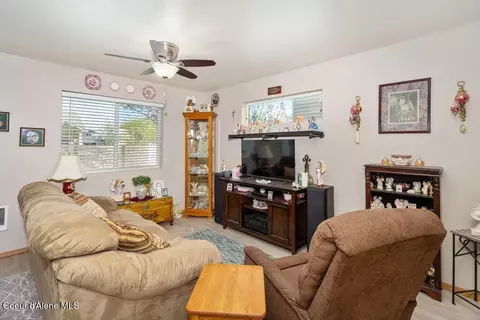Living - 3379 E Brownstone Ct, Post Falls, ID 83854 photo 1 of 2