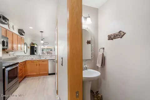 Entry Way - 3379 E Brownstone Ct, Post Falls, ID 83854 photo 2 of 2
