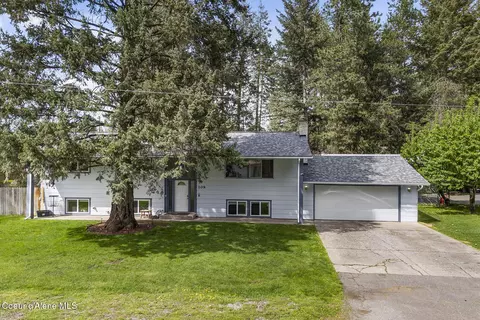 109 E Alvis Rd, Hayden, ID 83835